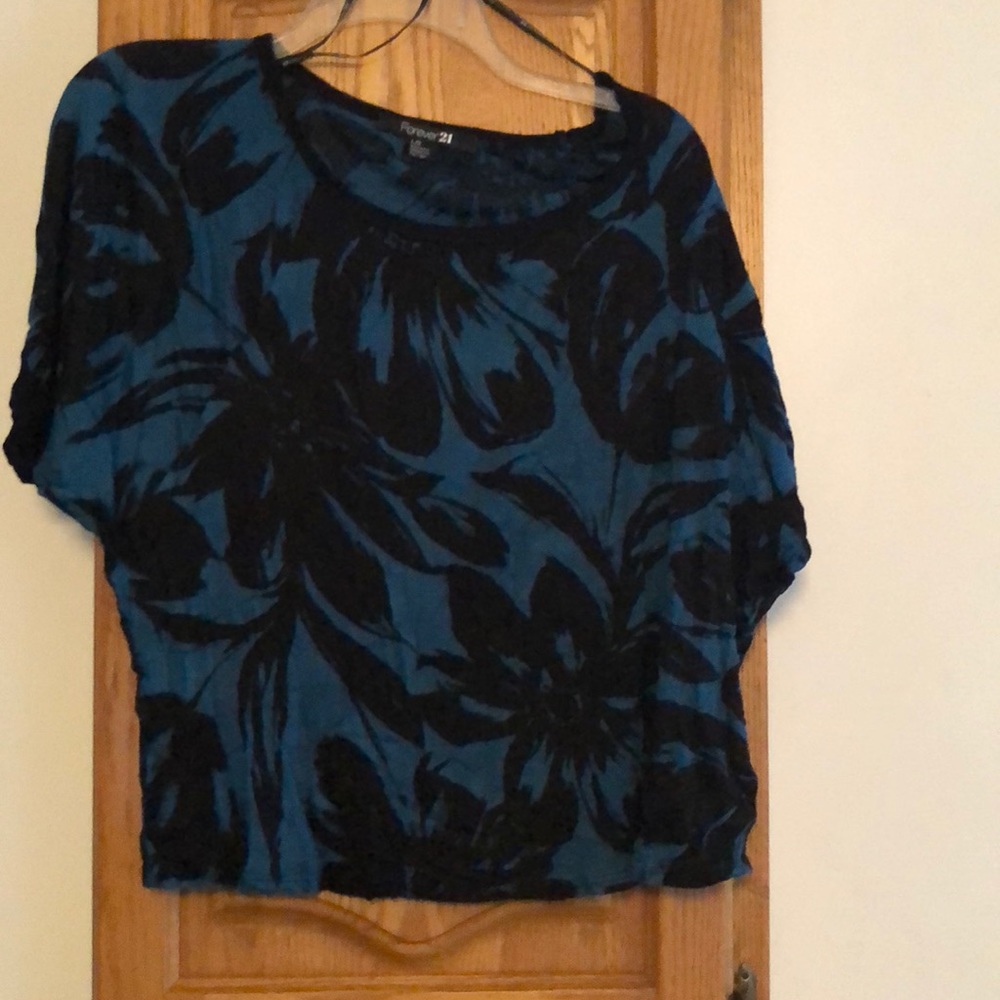 BLUE FLOWER CROP TOP